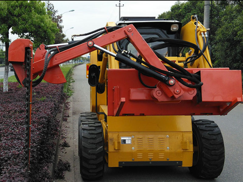 滑移裝載機修剪機應用于綠化帶修剪